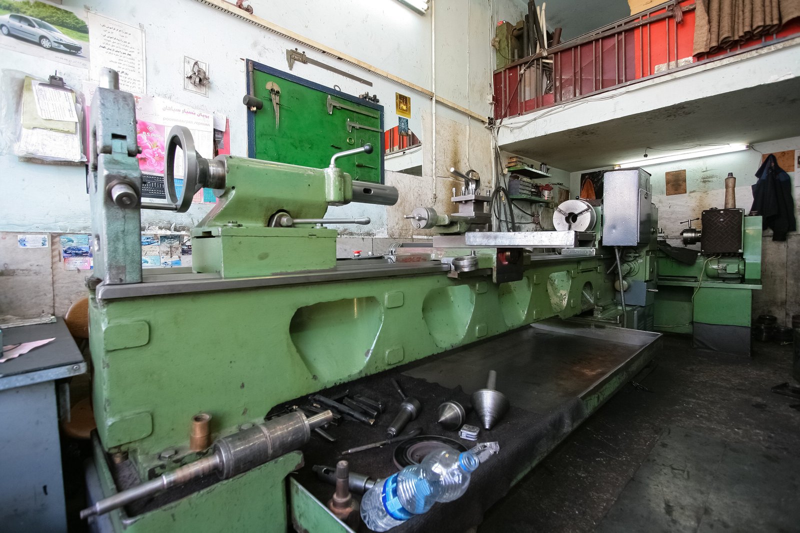 Turning (machining process)-Qom City 2007-Iran 01
