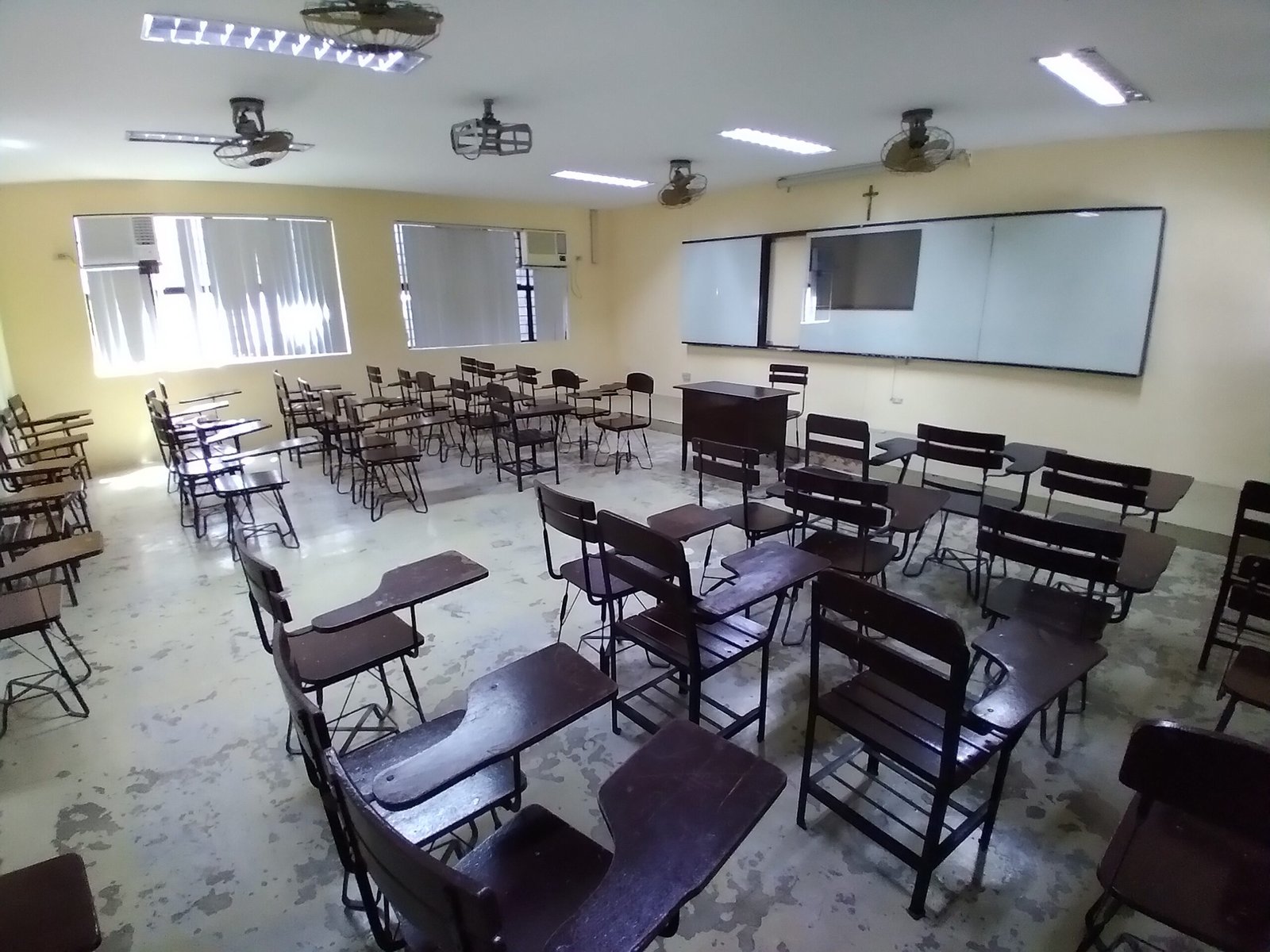 De La Salle University – Dasmariñas (DLSU-D) College Of Science building 109 classroom — fisheye view