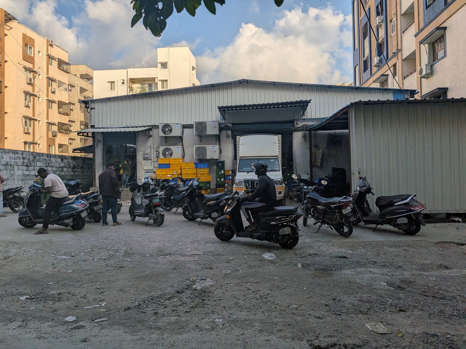 Blinkit warehouse in Hyderabad Hitech City